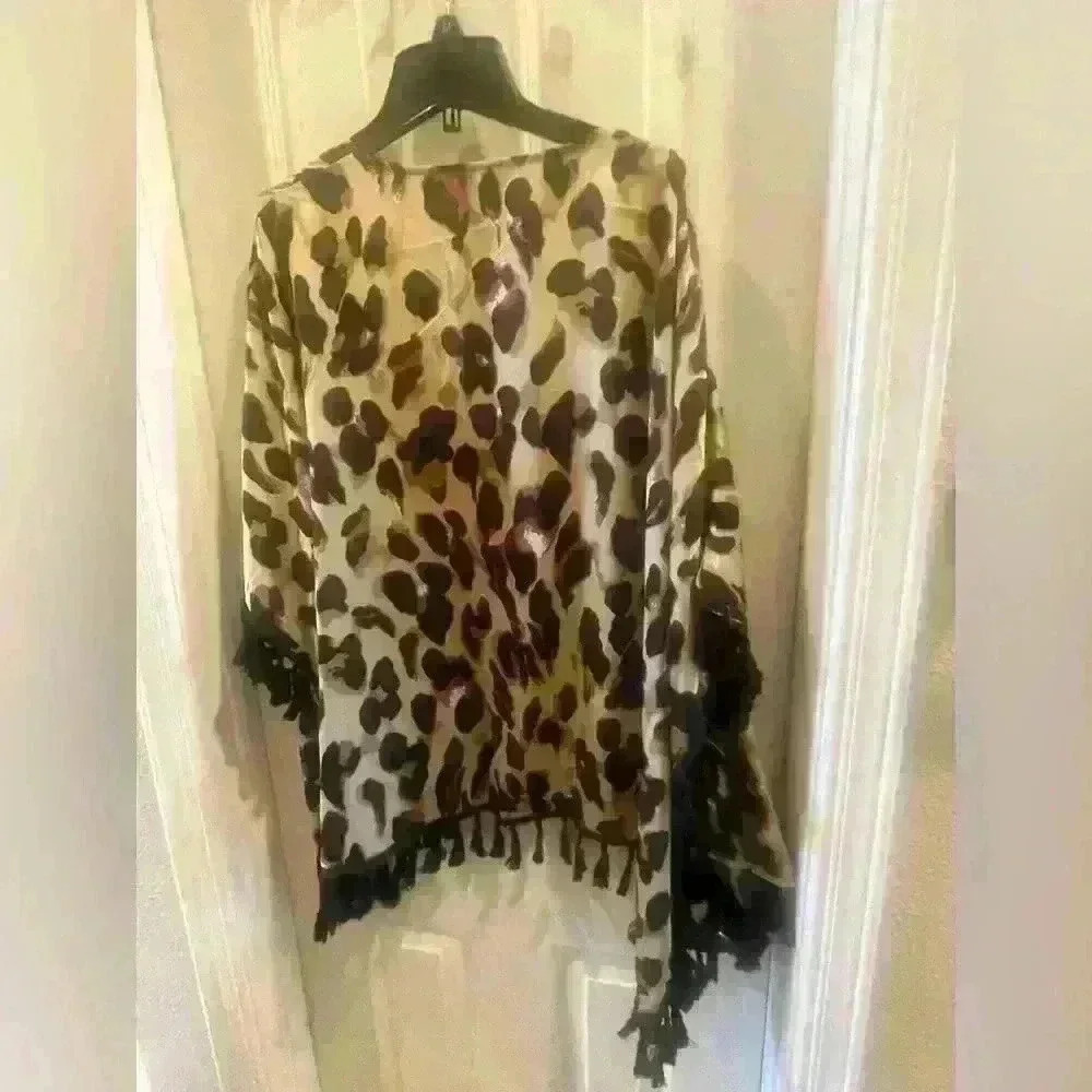 COPY - Leopard print silky short kimono size Large. Fun with fringe! - Picture 5 of 6